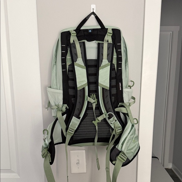 Osprey Tempest 22L Women’s Lightweight Hiking Backpack - Picture 6 of 7